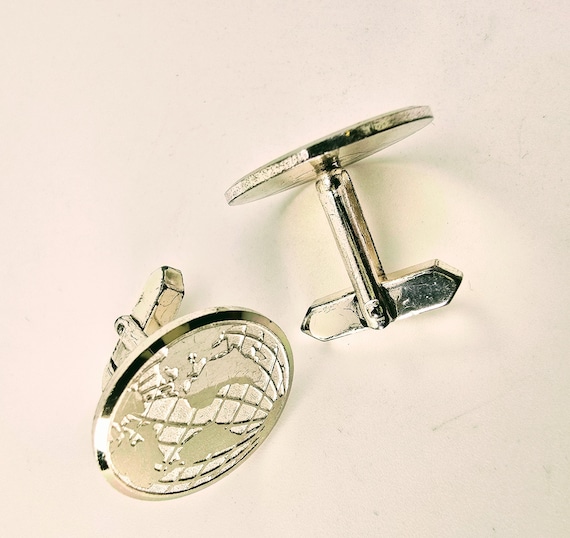 Silver round world cufflinks. - image 4