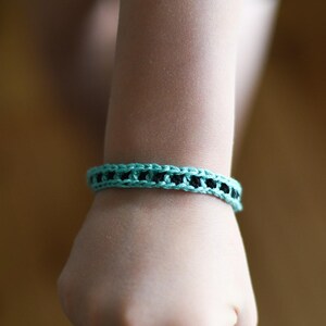 CROCHET PATTERN: Crochet Friendship Bracelets – A new favorite summer crochet pattern