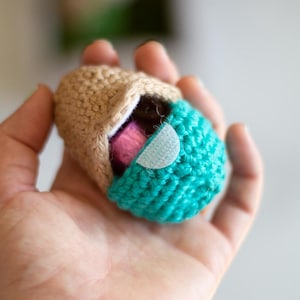 Crochet PATTERN: Crochet Easter eggs - Fillable Eggs for Egg Hunts - 2 sizes - Digital DOWNLOAD