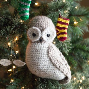 CROCHET PATTERN: Rustic Crochet Owl Tree Topper Decor or for Wreath (PDF Download Pattern)