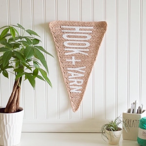 CROCHET PATTERN: Crochet Wall Pennant  (PDF Download Pattern)