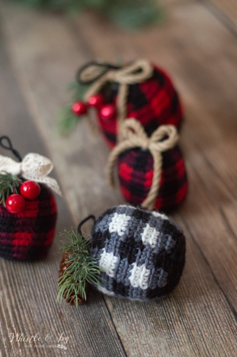 Crochet PATTERN : Crochet Buffalo Plaid Ornaments Bauble PDF Download Only image 5