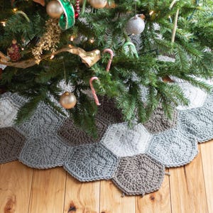 CROCHET PATTERN: Hexagon Tree Skirt Christmas Holiday  -  Pattern PDF Download