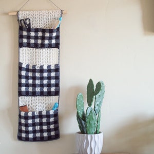 CROCHET PATTERN: Plaid Hanging Wall Organizer PDF Download