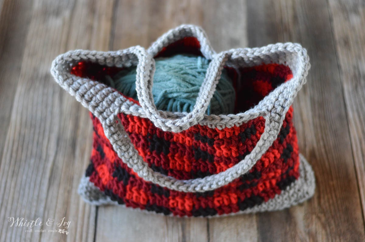 36 Jumbo Yarn Crochet Patterns for Cozy Gifts, Home Decor, and Easy Quick Makes 32 Crochet Pattern: Buffalo Plaid Tote