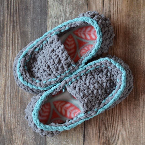 CROCHET PATTERN: Women's Quick and Cozy Slippers pdf DOWNLOAD