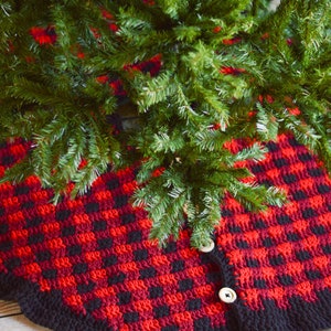 CROCHET PATTERN: Buffalo Plaid Tree Skirt Buffalo Check Holiday Pattern PDF Download image 2