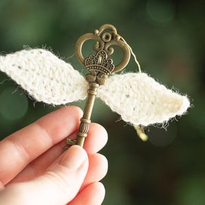 CROCHET PATTERN: Magic Flying Keys  (Crochet Pattern DOWNLOAD)