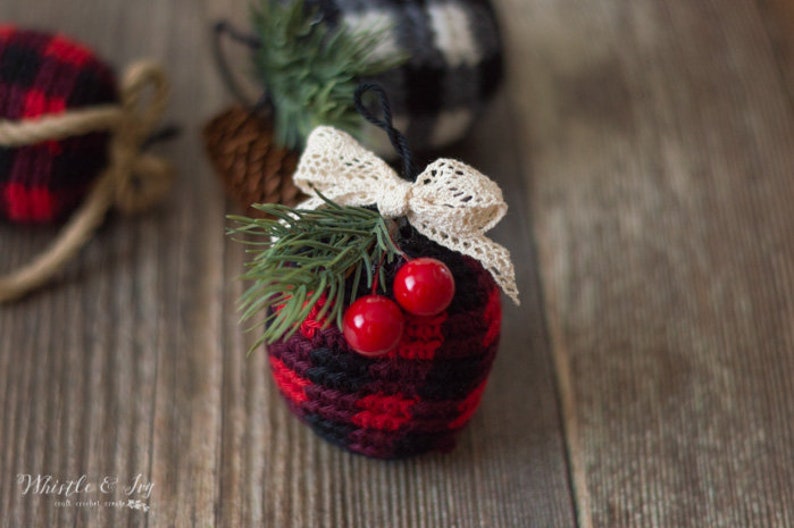 Crochet PATTERN : Crochet Buffalo Plaid Ornaments Bauble PDF Download Only image 2