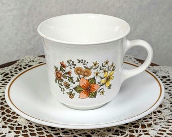 Vintage Corelle Meadow Garland Teacup and Saucer Set