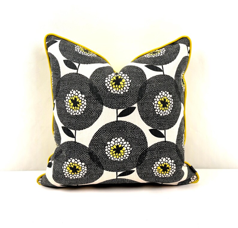 PlaskoDesign TAKE2 Pillow - Thumbnail 3