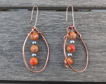 Aros medianos de alambre de cobre con cuentas de jaspe, 100% cobre, "Alaula"