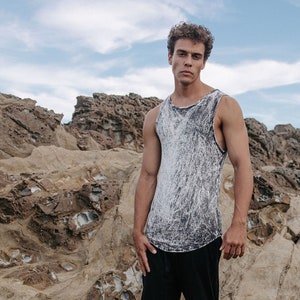 Stoned Tank - weißes Tanktop, weißes Tanktop, weißes Singlettop, Stonewashed Tank, bedrucktes Tanktop, tailliertes Tanktop, Stonewashed Tanktop, Stonewashed Tanktop