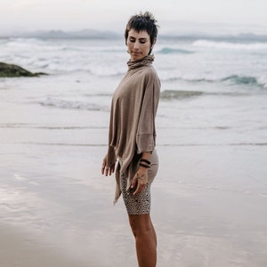 Janis Top - Taupe Linen, tricot léger en lin, pull léger, pull crème, pull en lin, haut léger, tricot en lin, maxi top.
