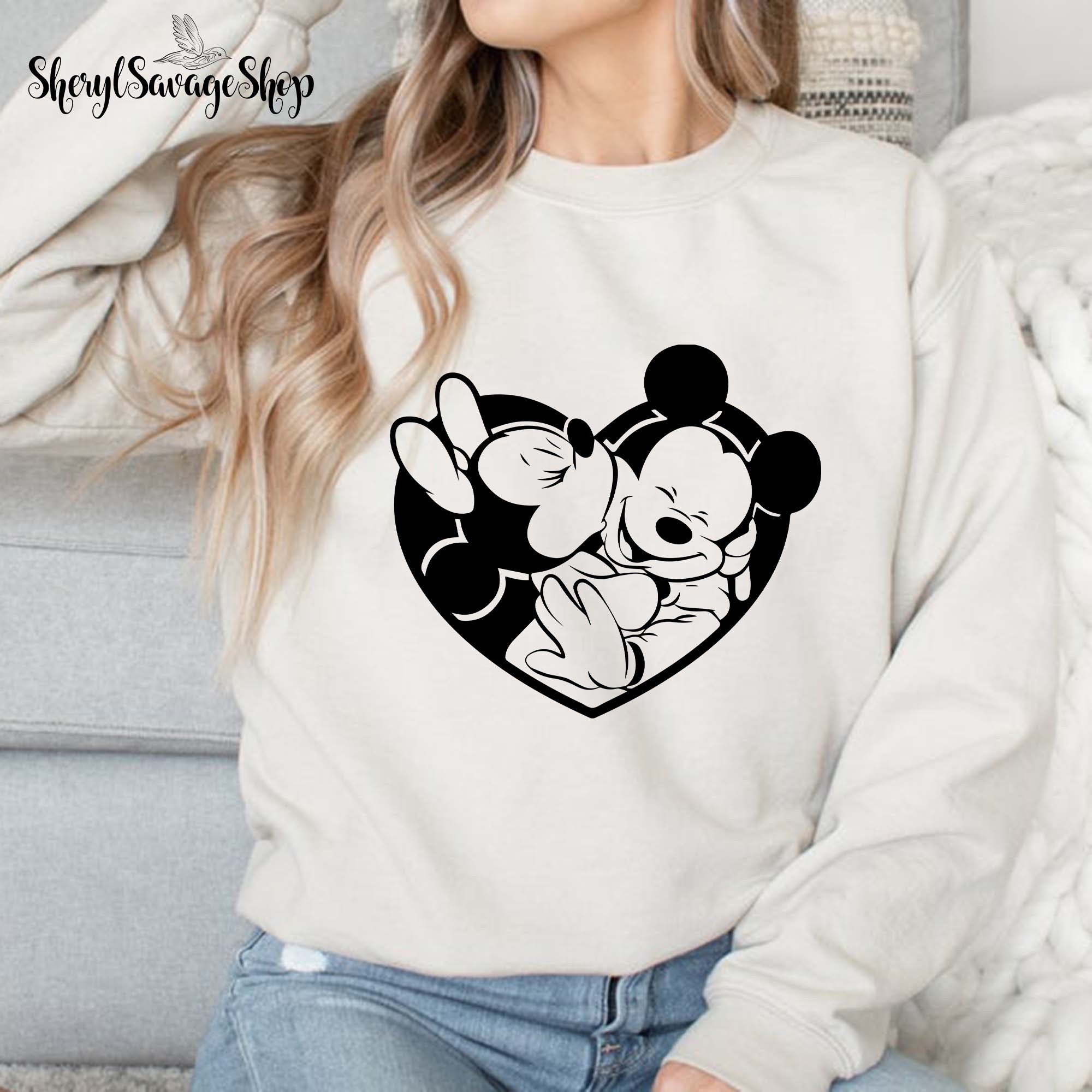 Discover Vintage Disney Sweatshirt