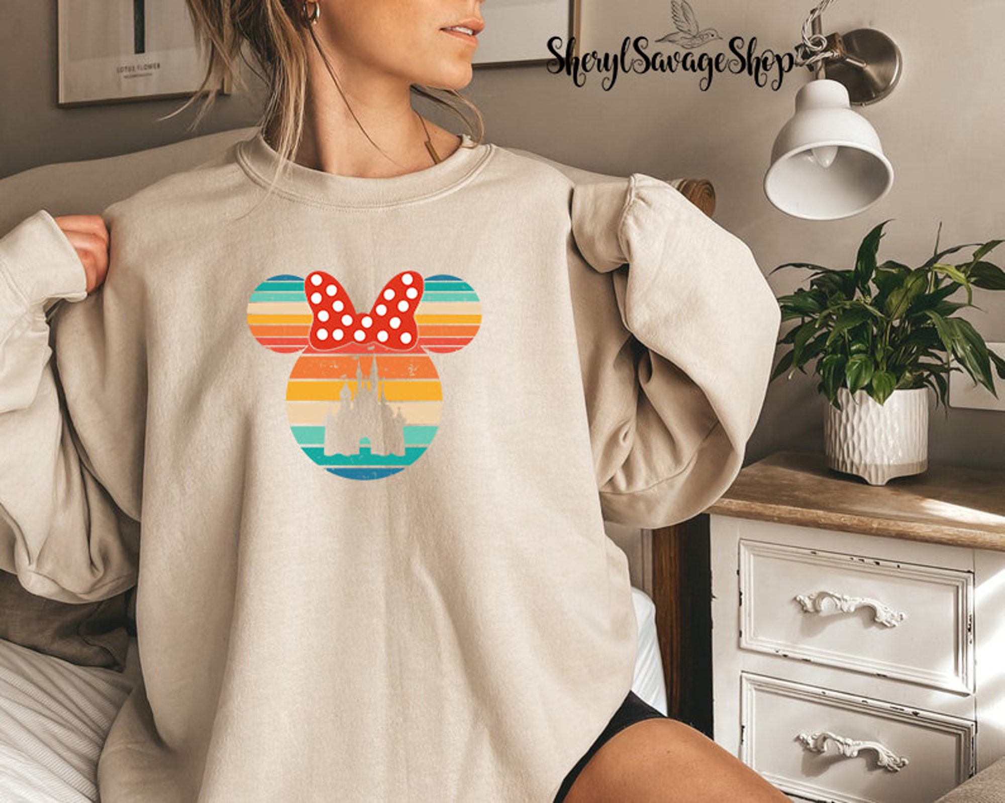 Discover Vintage Disney Sweatshirt