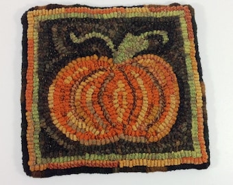 Rug Hooking PATTERN, Pumpkin Mat, 8" x 8", P182, DIY Primitive Pumpkin Mat, Beginner Hooked Rug Pattern