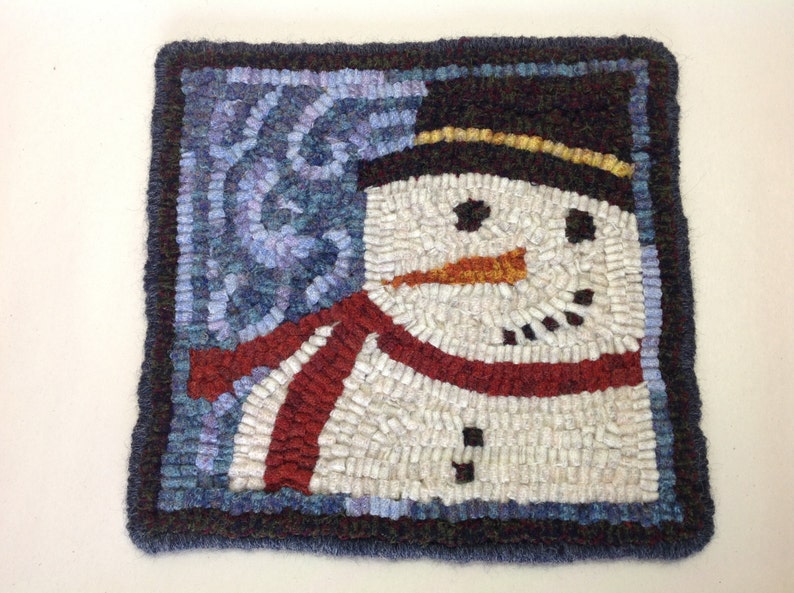 Rug Hooking KIT, Snowman Mat, 8 x 8, K109, DIY Primitive Rug Mat, Rug Holiday Trivet Mat, Winter Rug Hooking Project image 5