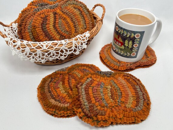 Pumpkin Mug Rug, Hand Hooked by Mary Johnson, F114, coffee coaster, pumpkin tea coaster