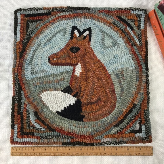 Rug Hooking KIT, Red Fox Mat 12" x 12", K135, Folk Art Fox Rug Kit, DIY Primitive Rug Hooking