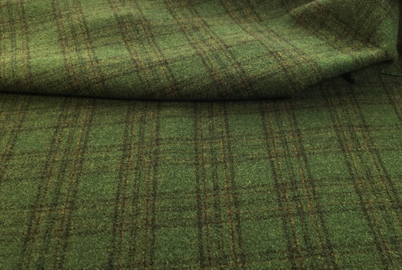 Galway Girl Green, a mill dyed green wool for Rug Hooking and Appliqué, W581, Emerald Green, Irish Green