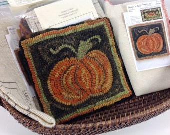 Rug Hooking KIT, "Pumpkin Mat", 8" x 8", K103, DIY Primitive Rug Hooking Mat, Halloween Tea Trivet, Coffee Pot Mat