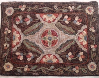 Garden Retreat, 20" x 28", P188, DIY Primitive Floral Rug Hooking PATTERN