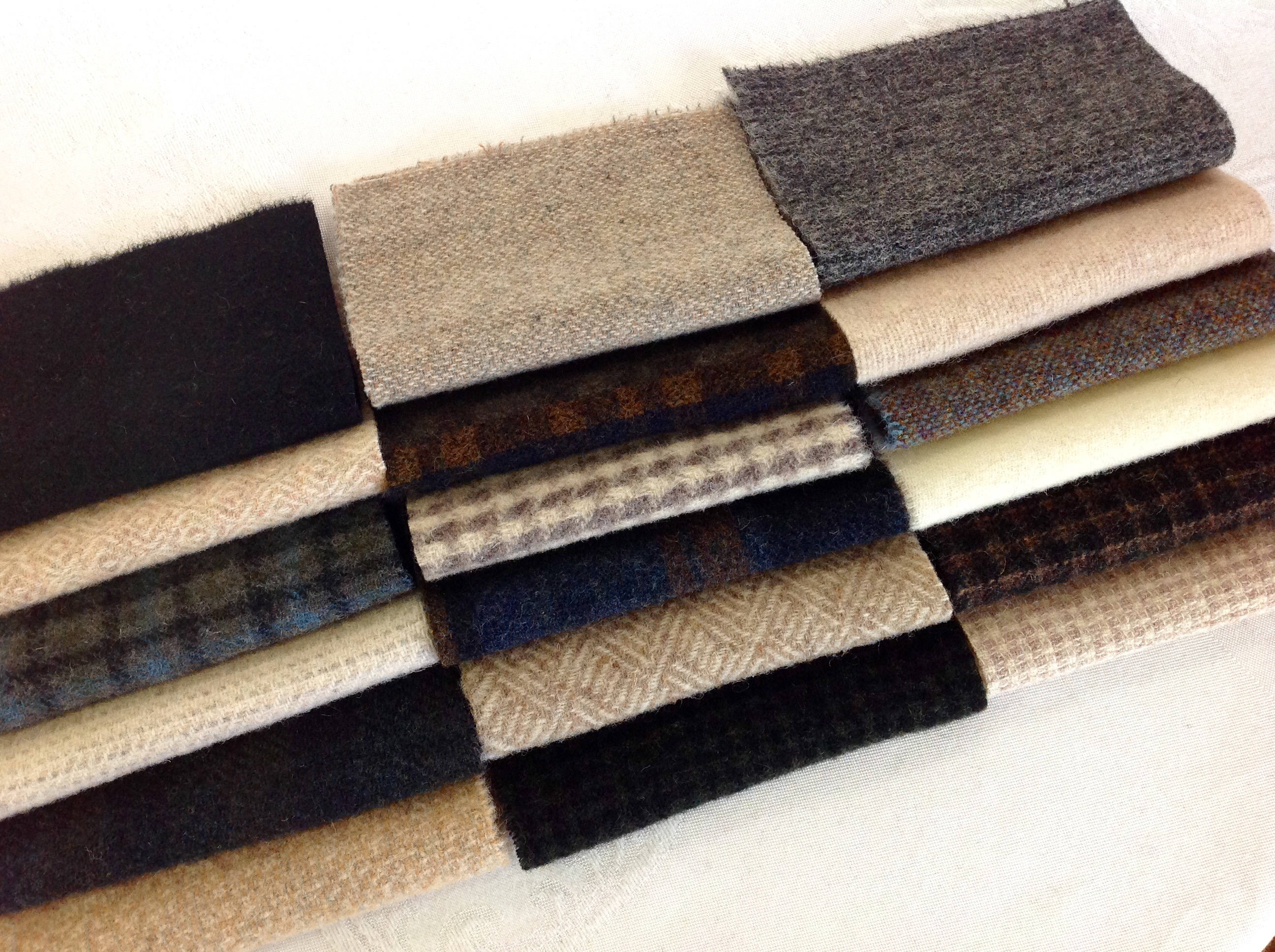 Light and Dark Applique Wool, 18 pieces, W422, Textures, Plaids, Solids