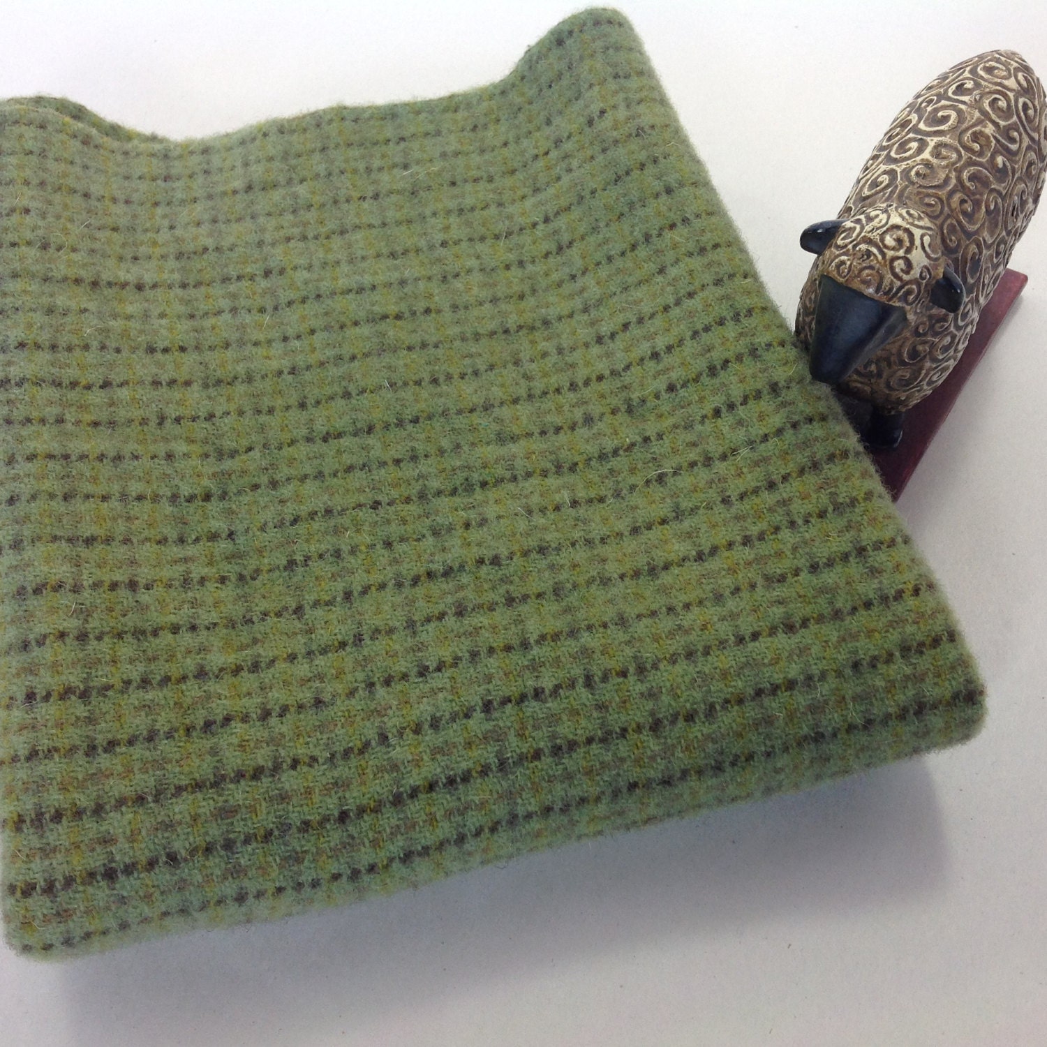 Meadow Green, Hand Dyed Wool Fabric for Rug Hooking & Applique, Fat 1/4