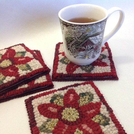 Rug Hooking PATTERN, Poinsettia Mug Rugs, P117,  DIY Christmas project, Holidays, Coasters