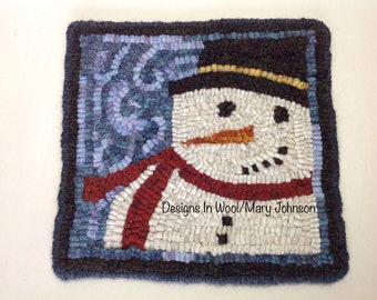 Rug Hooking PATTERN, Snowman Mat, 8" x 8", P118, DIY Primitive Rug Hooking, Winter Rug Mat, Christmas Tea Trivet