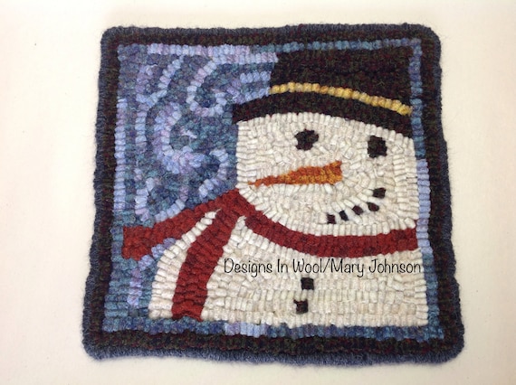 Rug Hooking PATTERN, Snowman Mat, 8" x 8", P118, DIY Primitive Rug Hooking, Winter Rug Mat, Christmas Tea Trivet