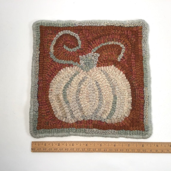 Rug Hooking KIT, White Pumpkin Mat, 8" x 8", K125, DIY Primitive Rug Hooking Mat, Halloween Tea Trivet, Autumn DIY Mat