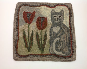 Rug Hooking Pattern, Tulip the Cat, 14" x 14", P105, Primitive Rug Hooking, DIY Cat Project