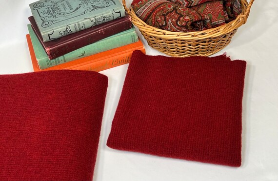 Strawberry Seeds, Mill Dyed Wool Fabric for Rug Hooking and Appliqué, W545, rich deep berry hues, seeded texture