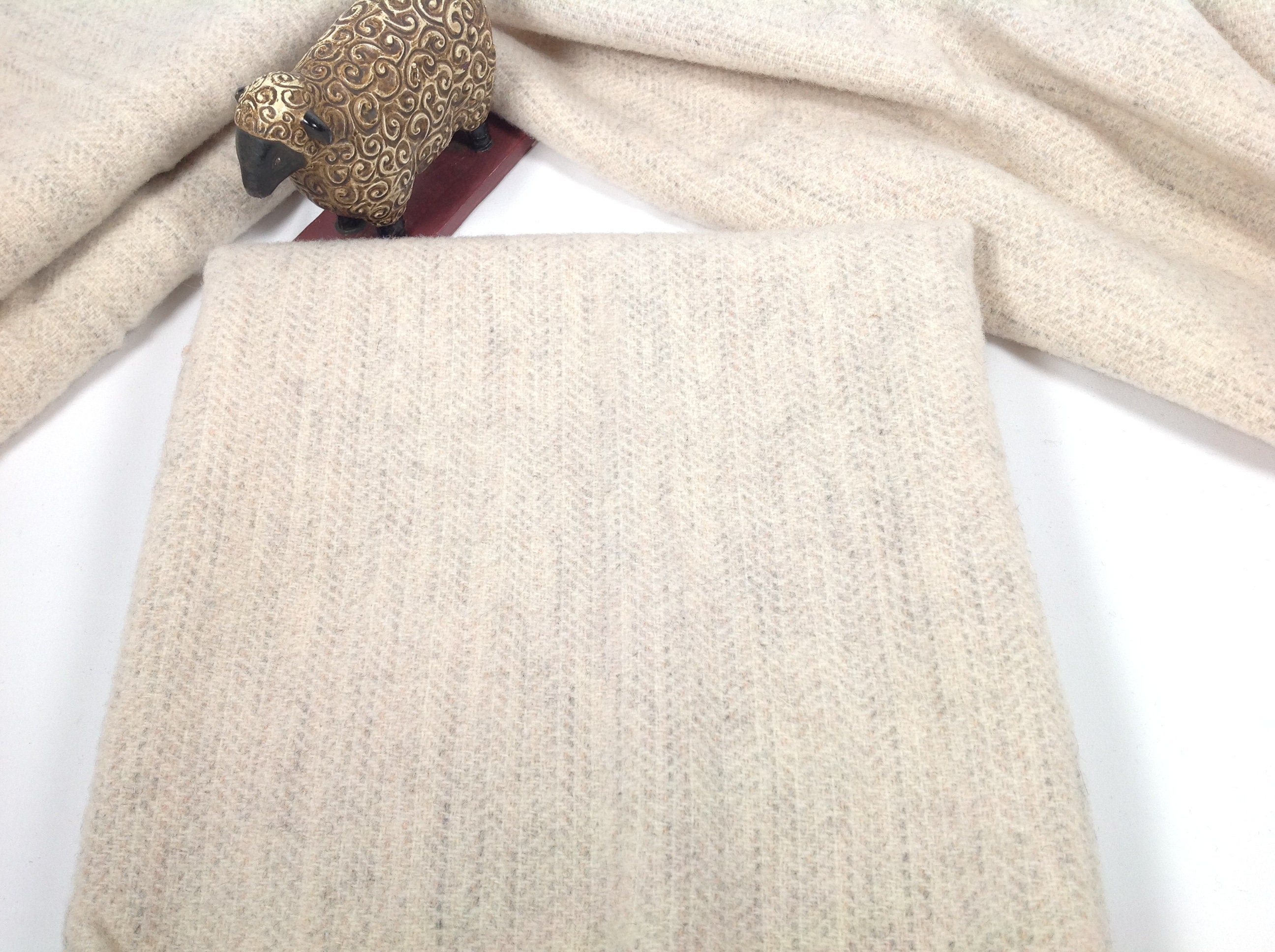 Fat 1/4 Yard, Tiny Texture White and Gray Wool Fabric, J602, Off White ...