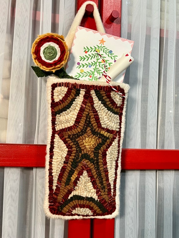Rug Hooking PATTERN, Holiday Wall Pockets, P223,  DIY Rug Hooking, Door Hangers, Gift Pockets, Christmas giving