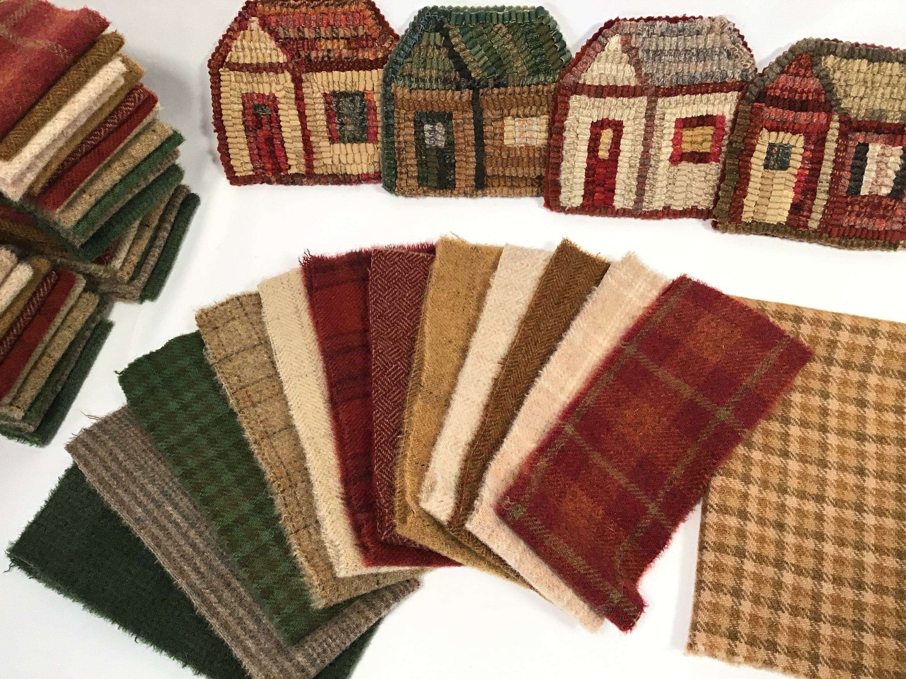 Wool Pack for Little House Mug Rugs, WP210, DIY Rug Hooking, Holiday  Coasters, Applique Wool Fabric, Rug Hooking Wool Fabric