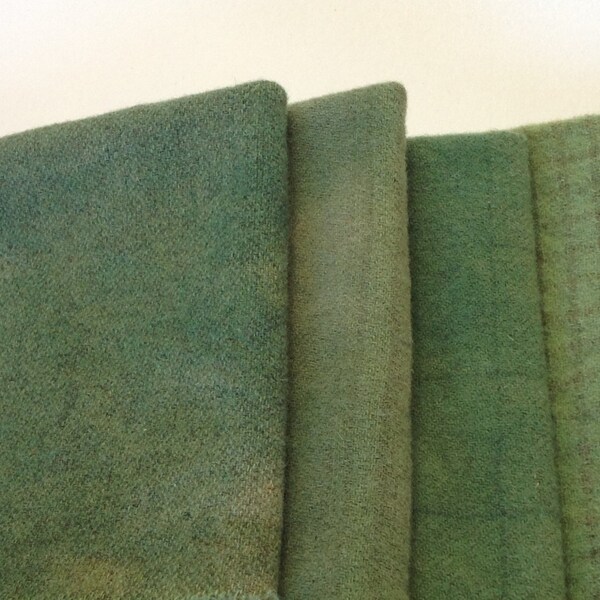 Irish Green, 4) fat 1/8ths,  Hand Dyed Wool Fabric, W276,  Kelly Green, Emerald Green