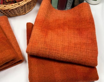 Tela de lana teñida a mano, color naranja amargo, 2 retales de 45 x 55 cm, ideal para tejer alfombras y aplicar apliques.