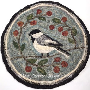 Rug Hooking PATTERN, Black Capped Chickadee Chair Pad or Table Mat 14" Round, P146, Folk Art Bird, DIY rug hooking, Chickadee