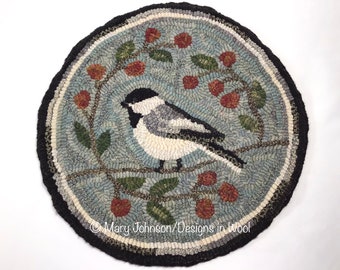 Rug Hooking PATTERN, Black Capped Chickadee Chair Pad or Table Mat 14" Round, P146, Folk Art Bird, DIY rug hooking, Chickadee