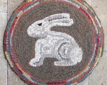 Rug Hooking PATTERN, Woodland Bunny Chair Pad 14" Round, P165, Primitive Rug Hooking DIY, Wide Cut Rug Hooking