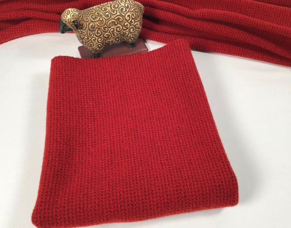 Rocket Red, Mill Dyed Wool Fabric for Rug Hooking and Appliqué, W569, tiny red and charcoal texture