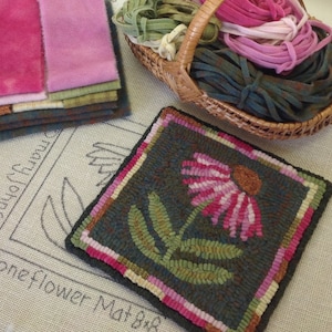 Rug Hooking KIT, "Coneflower Mat", 8" x 8", K126, DIY Primitive Rug Hooking Mat, Folk Art Flower Tea Trivet