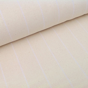 Peut inclure: Un rouleau de tissu de toile &eacute;crue avec des rayures verticales fines et bleu clair. Le tissu est tiss&eacute; serr&eacute; et a une surface textur&eacute;e. Le rouleau est partiellement d&eacute;roul&eacute;, r&eacute;v&eacute;lant les couches int&eacute;rieures du mat&eacute;riau. Id&eacute;al pour divers projets de couture.