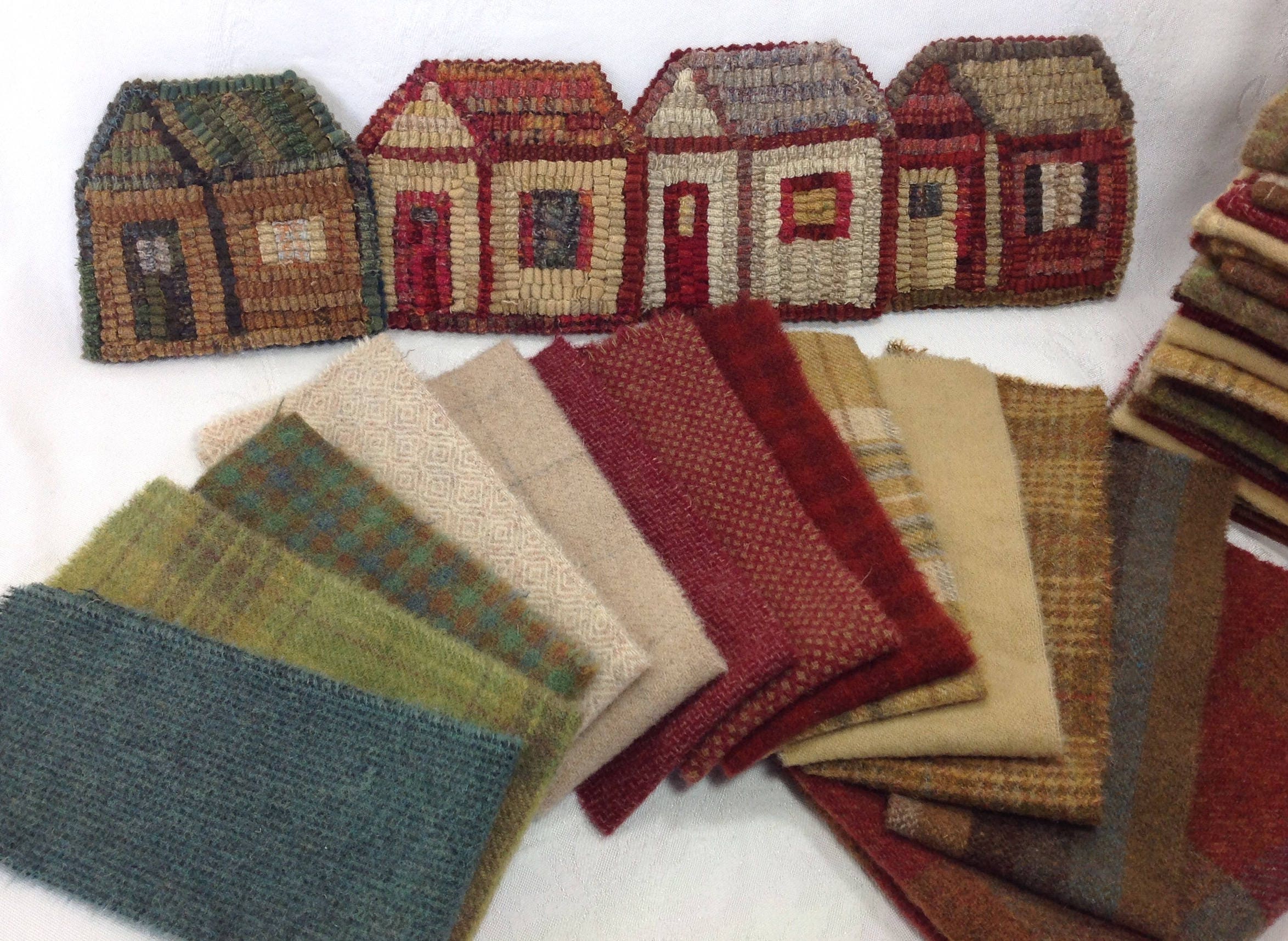 Wool Pack OR Pattern and Wool Pack for Little House Mug Rugs, WP210, DIY Rug  Hooking, Holiday Coasters, Scrappy House Mug Rugs