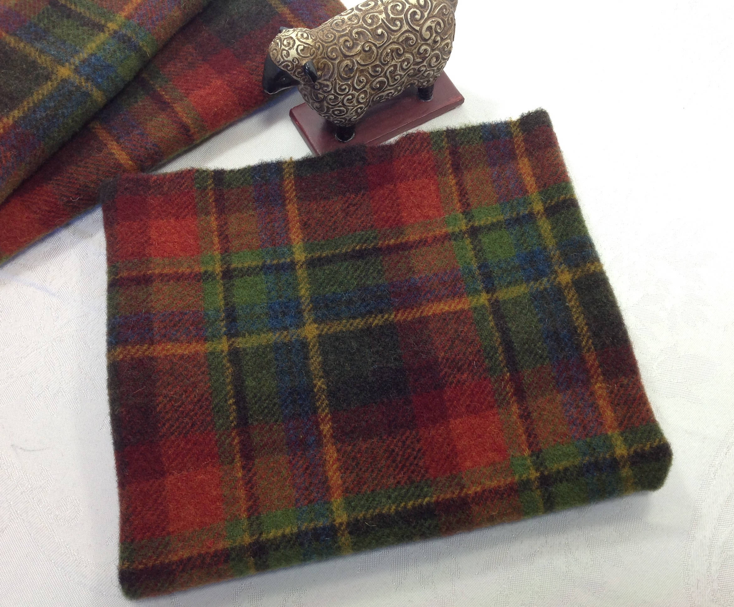 Fat 1/4 yard, Christmas Plaid, Mill Dyed Wool Fabric for Rug