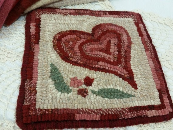 Rug Hooking PATTERN, Heart Mat, 8" x 8", P174, Primitive Rug Design, DIY Primitive Rug Hooking