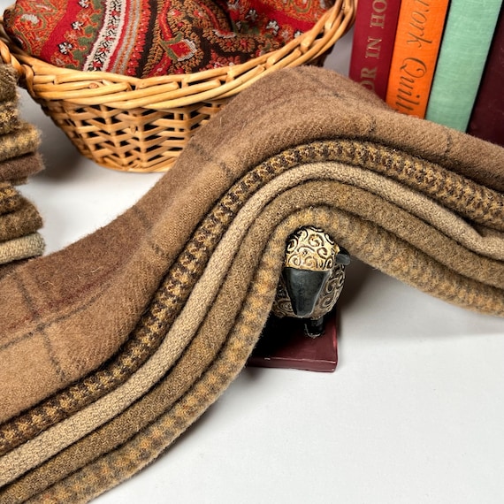 Woodland Browns Bundle, 5) fat sixteenths, hand dyed wool fabric for rug hooking and applique, W737, Primitive Brown, Mocha Brown